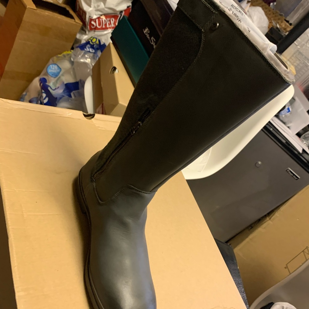 Boots UGG for women’s waterproof new - Picture 2 of 3